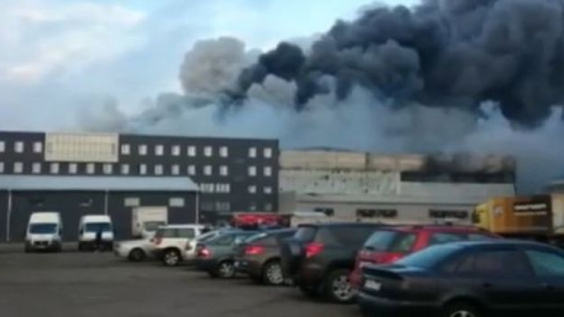 Пожарът в Санкт Петербург се разраства, пламна химико-радиометрична лаборатория (ВИДЕО)