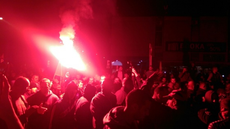 Гореща кървава нощ в Подгорица: Хиляди протестираха, ранени са полицаи и журналисти (СНИМКИ/ВИДЕО)