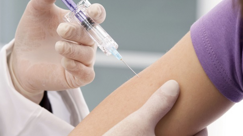 Скандал със 100 000 ваксини за хепатит