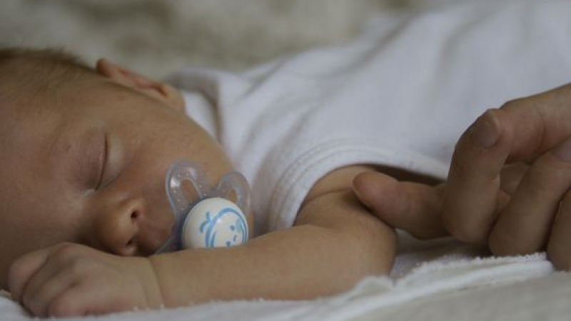 Гигант: Бебе с тегло 5 кг. и 350 грама проплака в русенската болница 