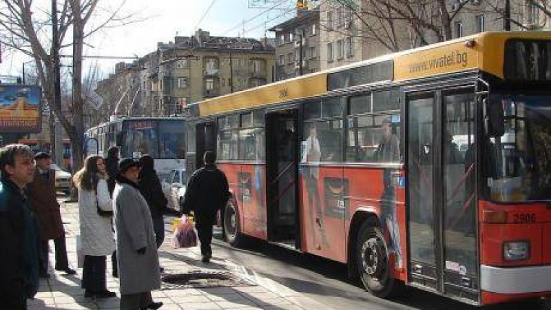 Автобус премаза баба в Стара Загора