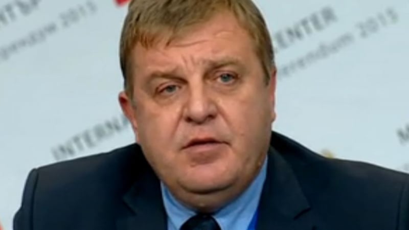 Каракачанов скочи на Плевнелиев: Да се държи като президент, а не само да плюе Русия или Путин