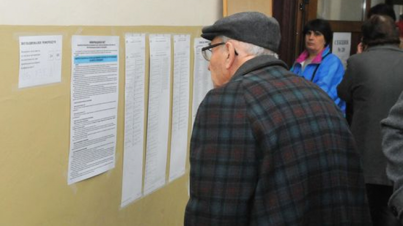 АФИС: 85% от пусналите бюлетина на местния вот са гласували и на референдума