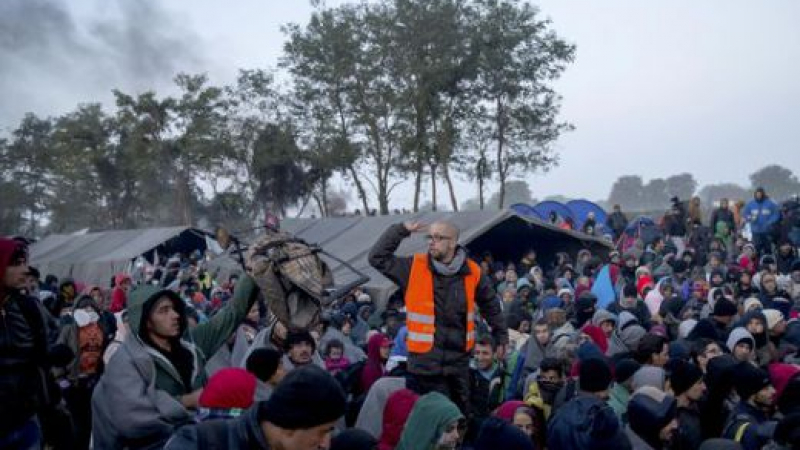 Daily mail: Гърция настанява 30 000 бежанци до края на годината