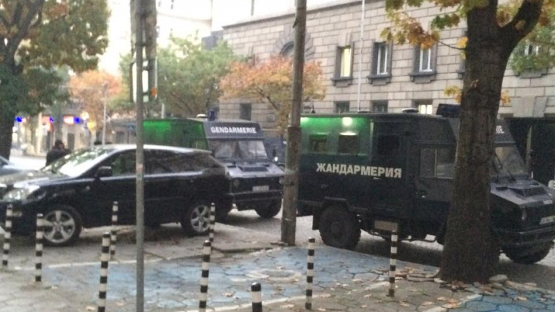 Час до протеста на &quot;Атака&quot;: София почерня от полиция и жандармерия! (СНИМКИ)