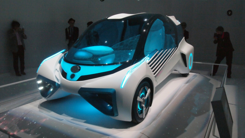 Тойота с водородна компактна кола (СНИМКИ/ВИДЕО)