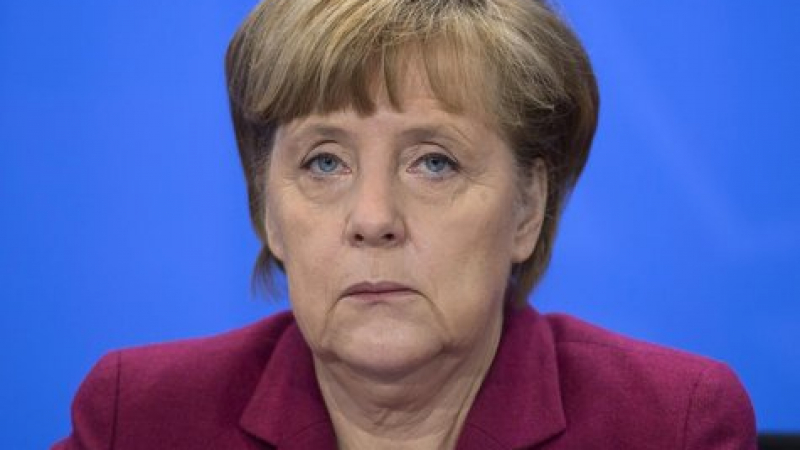 Експерт: С Меркел или без нея, границата на Германия ще бъде затворена