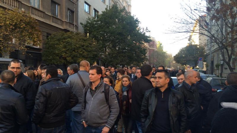Центърът на София е затапен! Стотици униформени са на улицата, бройката им нараства! (СНИМКИ)