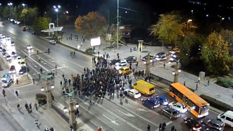 БЛИЦ TV: Обсадата на София започва! Полицаите затвориха &quot;Орлов мост&quot;!