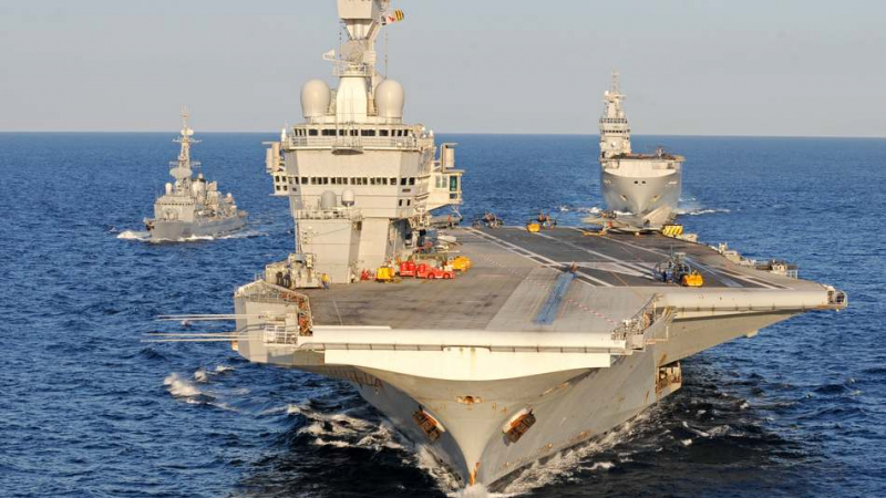 Франция пуска срещу &quot;Ислямска държава&quot; кораби начело със самолетоносач 