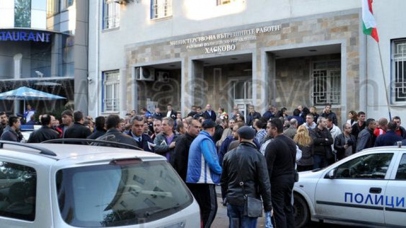 200 дисциплинарки срещу протестиращи полицаи в Хасково 
