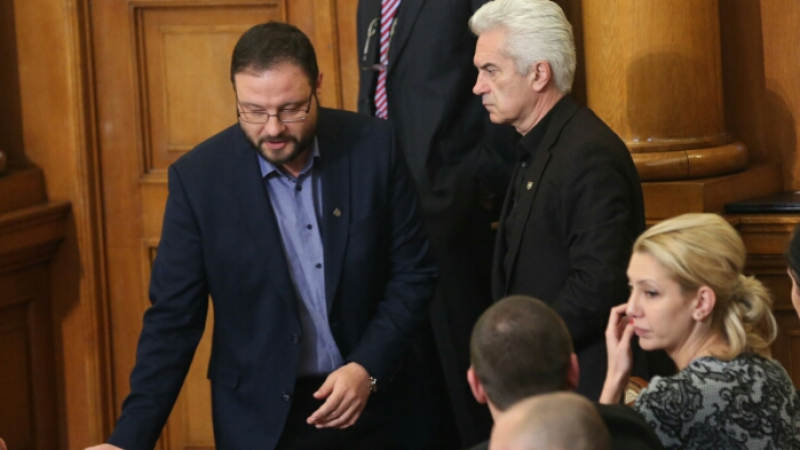 Извънредно в БЛИЦ: 144 депутати свалиха имунитета на Сидеров и Чуколов!