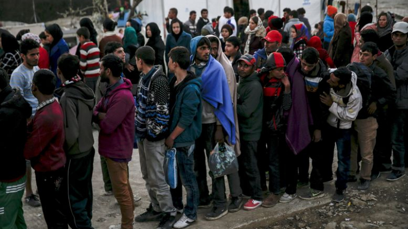 Брюксел: 3 милиона мигранти ще дойдат в ЕС до 2017 година