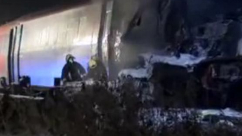 ВИДЕО от катастрофата между влака и военния камион в Германия