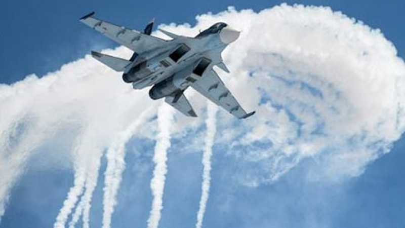 Зрелищни бомбардировки: Русия демонстрира мощ с нови изтребители в Далечния Изток!