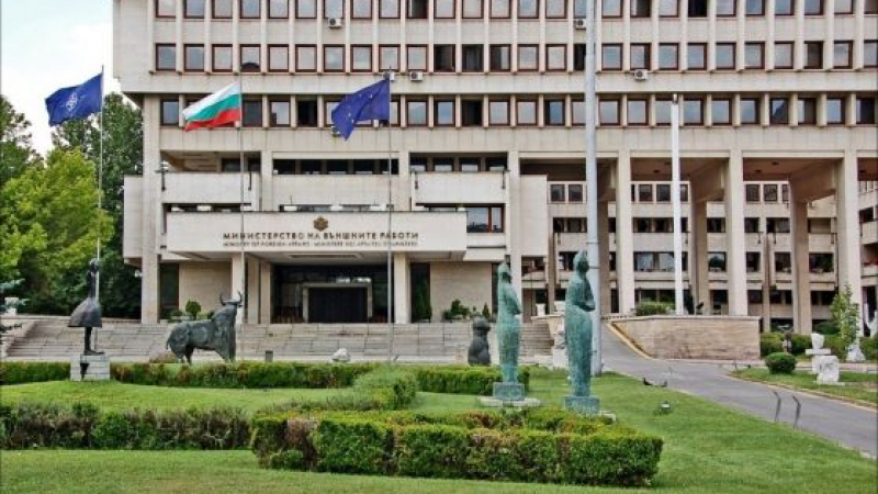 МВнР предупреди българите в Шарм ел-Шейх: Не напускайте хотелите!
