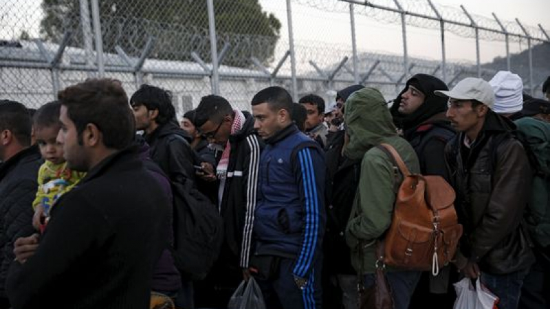 Словения за мигрантите: Изпращането на военни по границите вече не е само хипотеза