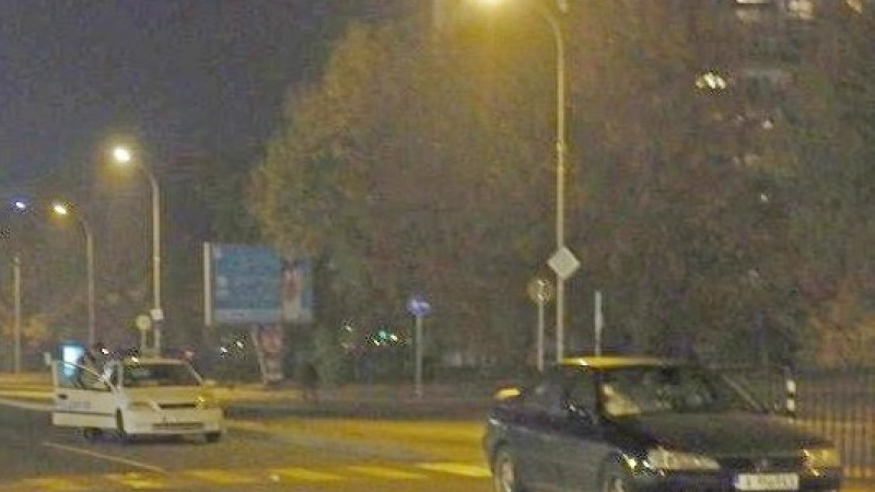 Кола помете 16-годишно момиче в центъра на Бургас