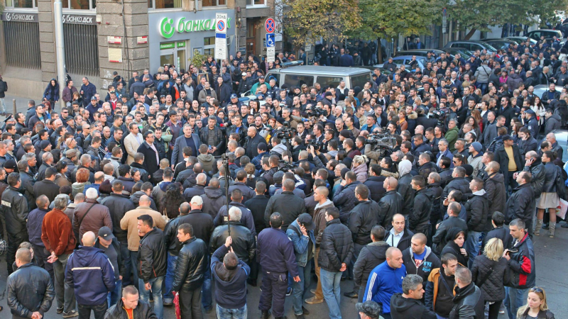Полицаите вдигат най-масовия си протест