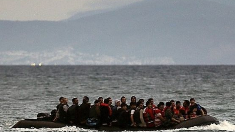 Нова трагедия с бежанци! Най-малко 14 се удавиха край бреговете на Турция