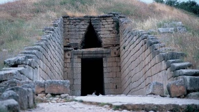 Археолози на прага на епохално откритие: Стигнаха до трона на Агамемнон в Микена