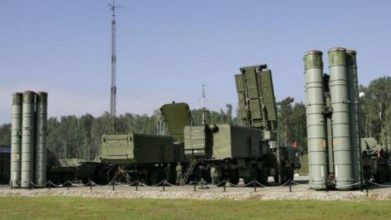 &quot;Дейли мейл&quot;: Русия защитава авиобазата „Хмеймим” със страховити зенитно ракетни комплекси