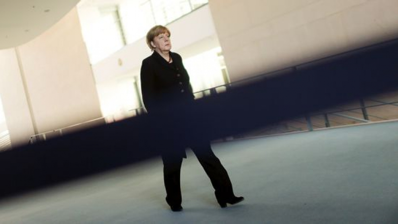 Бившият премиер на Полша: Меркел е &quot;главният вредител&quot; на Европа