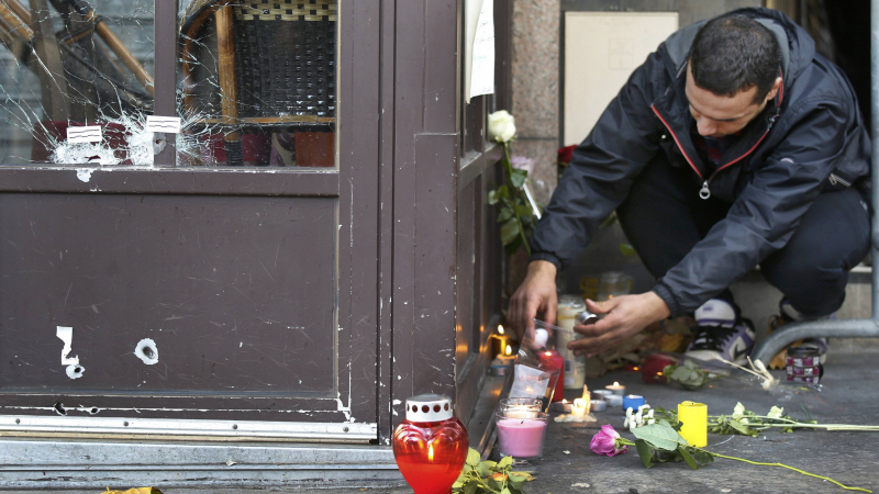 Барман герой спасил два живота по време на кървавите атентати в Париж