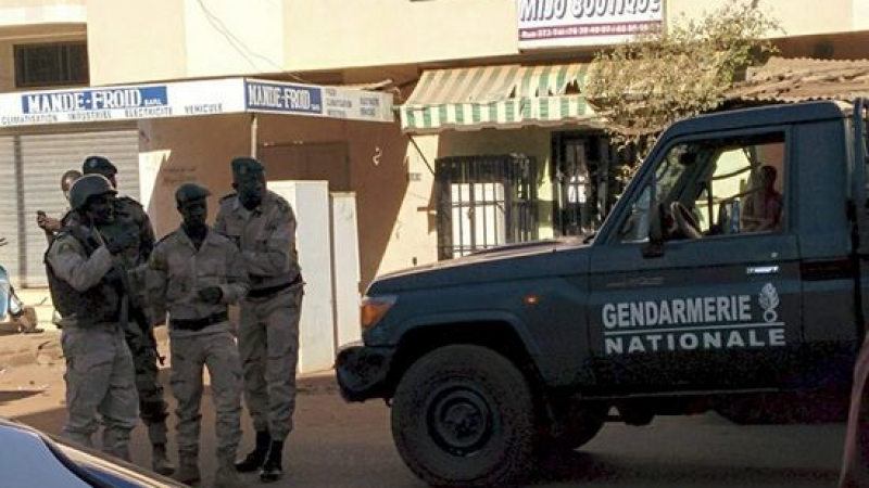 Трима от терористите, атакували хотела в Мали, са ликвидирани  