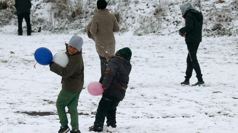 Падна първият сняг на Балканите, да го чакаме ли и в България?