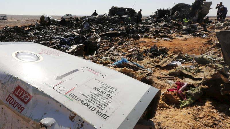 Експерти посочиха кой, как и къде е сложил бомбата в A321
