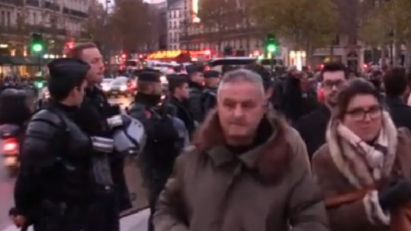 Полицията в Париж разпръсна демонстрация в подкрепа на бежанците (ВИДЕО)