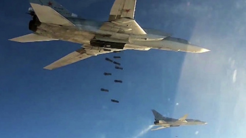 Руските самолети засипаха с бомби и ракети терористите в Сирия (ВИДЕО)