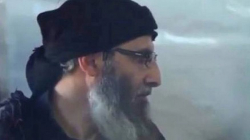 Камикадзе на &quot;Ал Кайда&quot; се взриви на среща на командири от &quot;Ислямска държава&quot;
