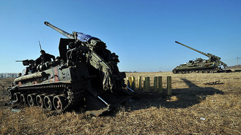 Украинските силоваци струпват до Донецк танкове и артилерия (ВИДЕО)