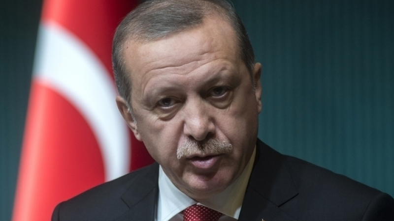 Предателствата на Ердоган: Лидерът на Турция сменя приятелите си като носни кърпи (ВИДЕО)