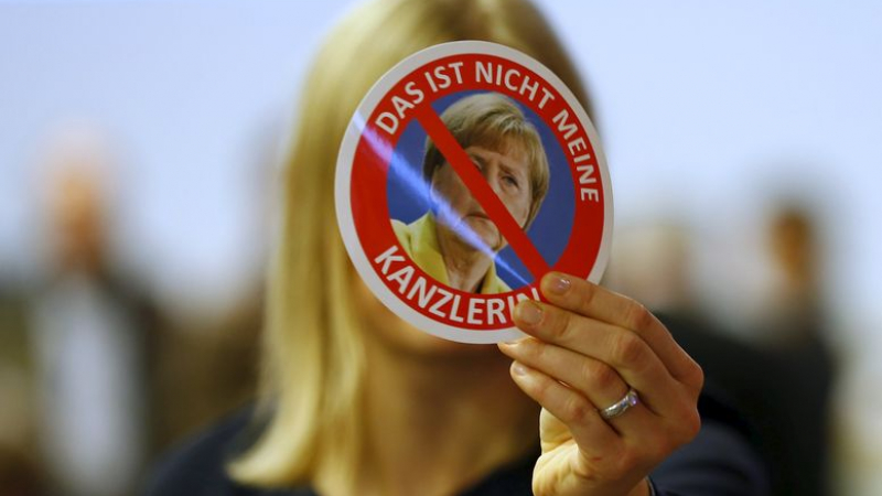 Повечето германци не искат Ангела Меркел за канцлер след 2017 година