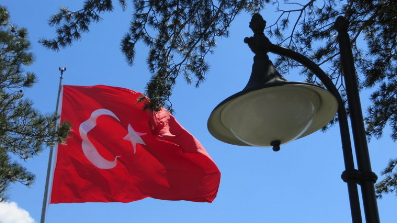 Турция се забърка и в оръжеен скандал 