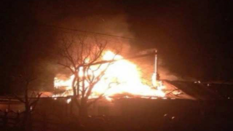 Украинските силоваци откриха огън по предградията на Донецк (СНИМКИ/ВИДЕО) 