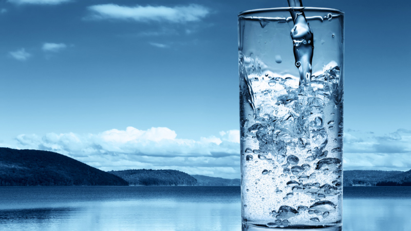 Трябва ли да се съобразяваме с правилото за 2 литра вода на ден