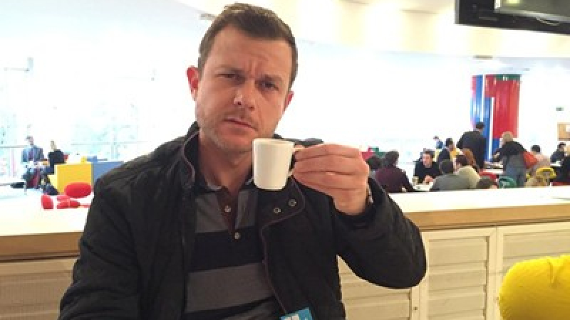 Братът на Ненчо Балабанов го покани на кафе в европарламента (СНИМКИ)