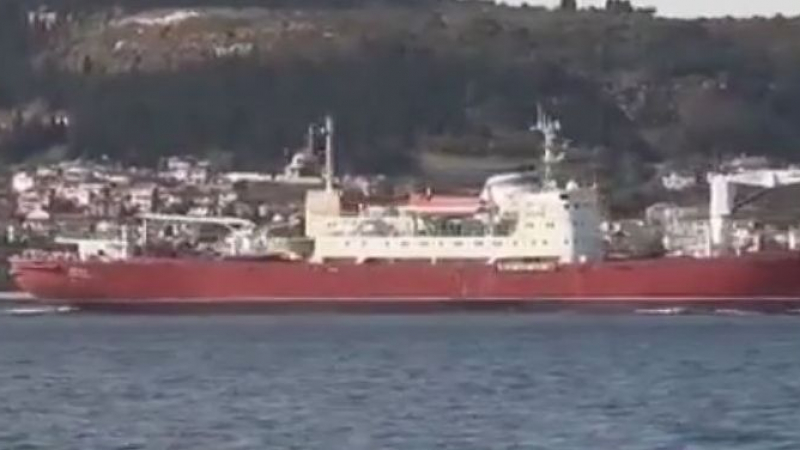 Турски медии гърмят: Наша подводница посреща руски кораби в Дарданелите (ВИДЕО)