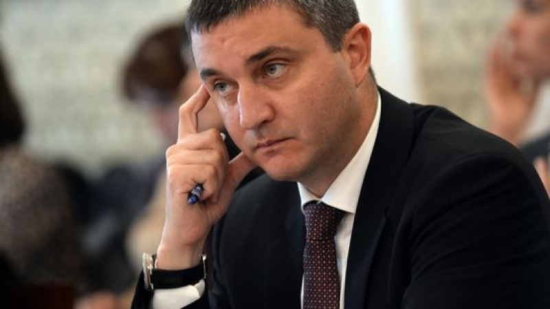 Владислав Горанов разкри какво му е казал проф. Николай Петров за оставката си 