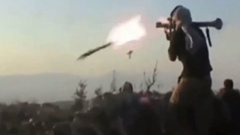 Екстремист от &quot;Ислямска държава&quot; се взриви сам с ръчен гранатомет (ВИДЕО)