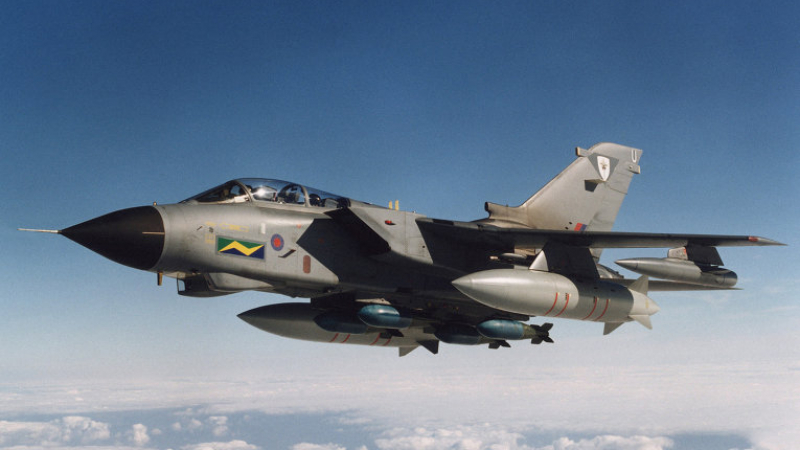 Великобритания нанесе първите си въздушни удари срещу позиции на „Ислямска държава“