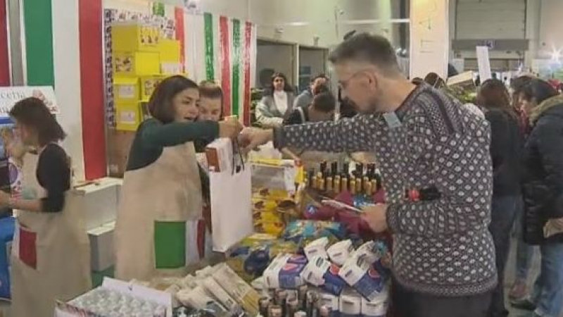 Отвори врати традиционният благотворителен Коледен базар в София