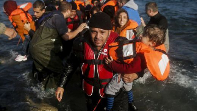 Спасиха над 4600 мигранти в Средиземно море само за три дни