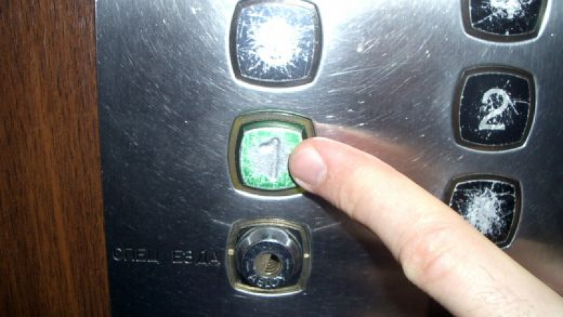 Опасност: Возят ни 80 000 асансьори убийци
