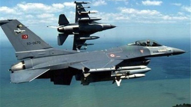 Турски изтребители навлязоха в небето над Ирак! Бомбардират погранични територии
