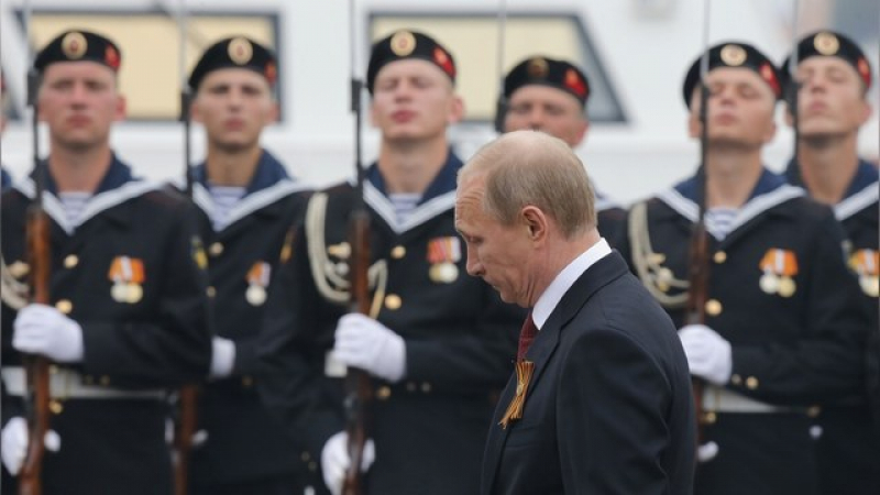 Клатят ли военните авантюри трона на Путин?